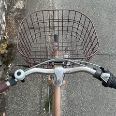 ＜整備済・美品車＞KRIOS・シティサイクル 26インチ自転車・外装6段変速・LEDオートライト・ベージュ色の画像