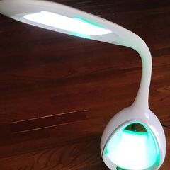 おしゃれなスタンド（照明器具）の画像