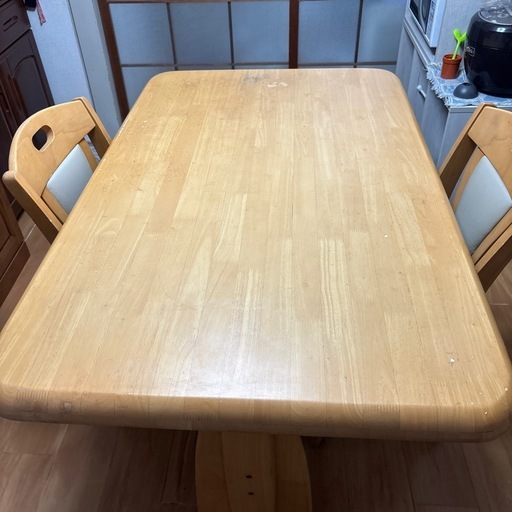 ⭐️大幅値引きセール⭐️6000円ダイニングテーブル。椅子2個セット