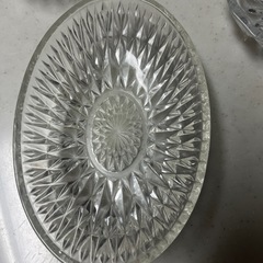楕円のガラスお皿の画像