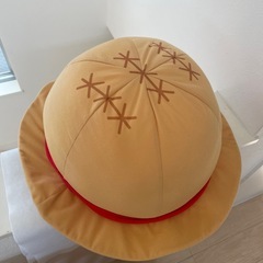 大きなルフィーの帽子ぬいぐるみの画像