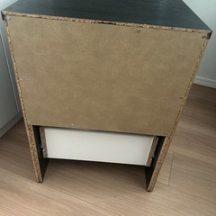 IKEA イケア 黒い棚　寝室　収納　サイドボックス　2点セットの画像