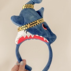 ユニバ　カチューシャ　ジョーズ　サメの画像