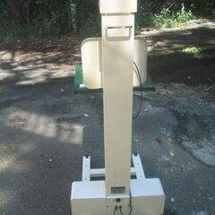 電気リフター1kgから６０kg程度の重さの物を８０cmの高さ迄持ち上げられます。（送料無料）の画像