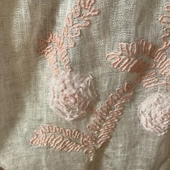 麻100%  刺繍付きストール　未使用の画像
