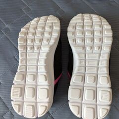 履きやすく柔らかいスニーカーです。の画像