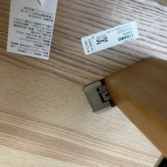 ダイニングテーブルと椅子2つ
の画像