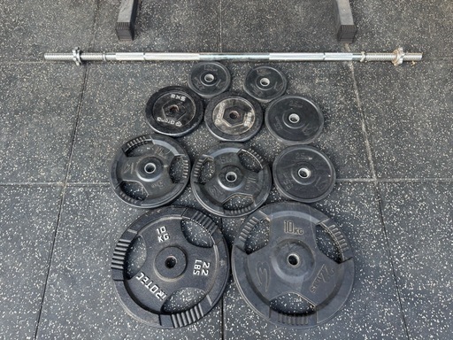 【初めての自宅トレに最適‼️】28mm径バーベルシャフト＋プレートセット 初めての自宅トレに最適‼️】28mm径バーベルシャフト＋プレートセットn