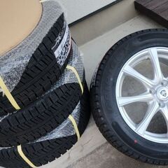 新品 195/60R16 ノート 4穴 冬タイヤ スタッドレス アルミホイール 冬タイヤ ホンダ fit ノート 日産 セレナ ノア ヴォクシー ステップワゴン セレナ ハイウェイスターの画像