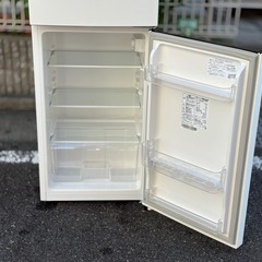 配送🉑【2017年製】Hisense 2ドア冷凍冷蔵庫 HR-B1201の画像