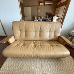 レザーソファーの画像