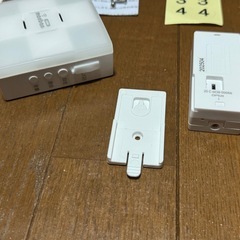 オーム電機 monban CUBE 音センサー送信機＋光フラッシュ電池式受信機 OCH-SET26-BLUEの画像