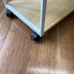 飾り台キャスター付き【町田市再生家具】　251683の画像
