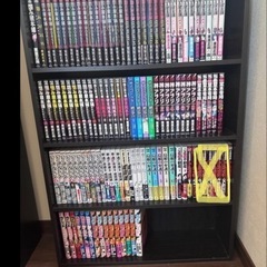  スリムな本棚 と単行本( 漫画　中古)いろいろ97冊の画像