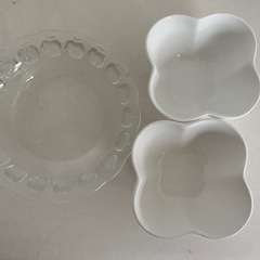 食器セット　お茶碗/湯呑み/皿の画像