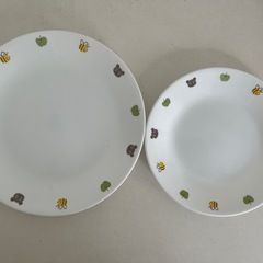 食器セット　お茶碗/湯呑み/皿の画像