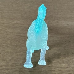 恐竜🦕フィギュアおもちゃカラフル透明🫥ミニサイズかっこいい1点物ソフビ置物飾り物水色白の画像