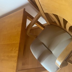 ダイニングテーブル　チェアの画像