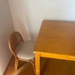 ダイニングテーブル　チェアの画像