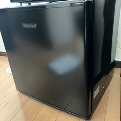 2024年製　45L冷蔵庫　ミニ冷凍庫付き　comfee RCD45BLの画像