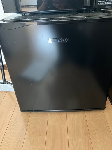 2024年製　45L冷蔵庫　ミニ冷凍庫付き　comfee RCD45BL