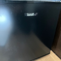 2024年製　45L冷蔵庫　ミニ冷凍庫付き　comfee RCD45BLの画像
