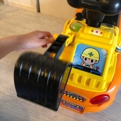 ショベルカー　室内乗り物の画像