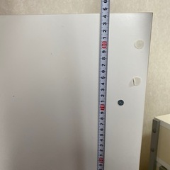 ソファー　ベッド横等に収納棚中古　の画像