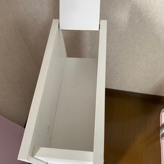 ソファー　ベッド横等に収納棚中古　の画像