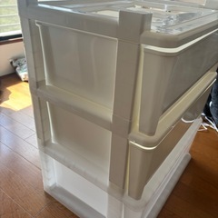 三段ラック　衣装ケースの画像