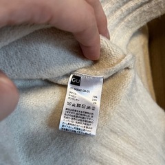 GU ハイネックニットの画像
