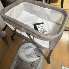美品　ベビーベッドの画像