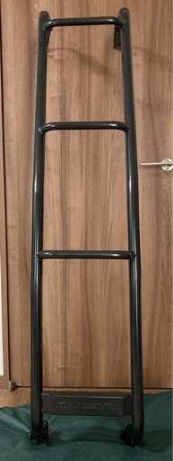 ハイエース　リアラダー