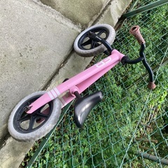 ペダル無し自転車　キックバイクの画像