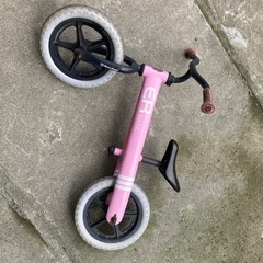 ペダル無し自転車　キックバイクの画像