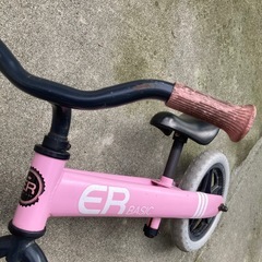 ペダル無し自転車　キックバイクの画像