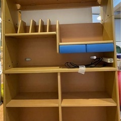 コイズミ ステップアップデスクの画像