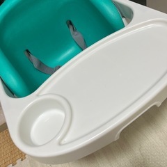 子供用椅子(机付き)の画像