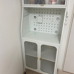 食器棚の画像