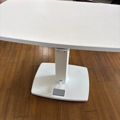 限定投稿！昇降ホワイトテーブルの画像