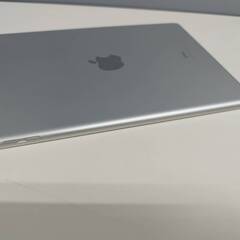【Wi-Fiモデル】iPad 第6世代/A1893/128GB〈MR7K2J/A〉の画像