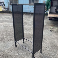 ハンガーラックの画像