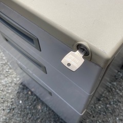 キャビネット　鍵付きの画像
