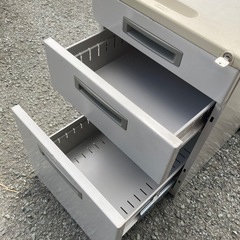 キャビネット　鍵付きの画像