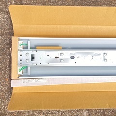 東芝直管形LEDランプシステムにLEDランプ1本付きの画像