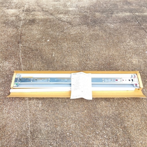 東芝直管形LEDランプシステムにLEDランプ1本付き