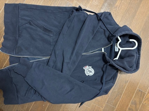 モンクレール　パーカー