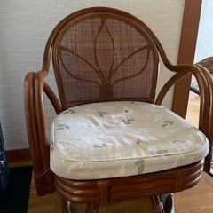 藤の椅子の画像