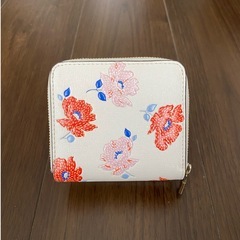 ケイトスペードニューヨーク　モーガン ドッティ フローラル エンボスド スモール コンパクト ウォレット　二つ折り財布の画像