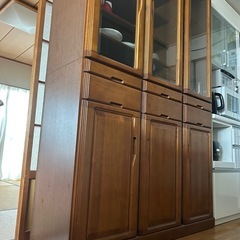 食器棚の画像